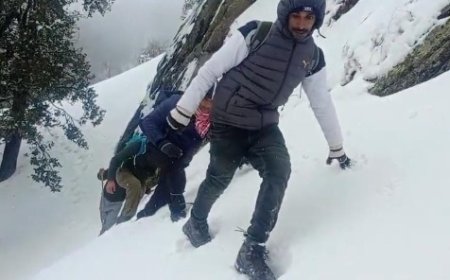चूड़धार के जंगल में शिवरात्रि से लापता युवक को ढूंढने के लिए जवानों का रेस्क्यू ऑपरेशन जारी