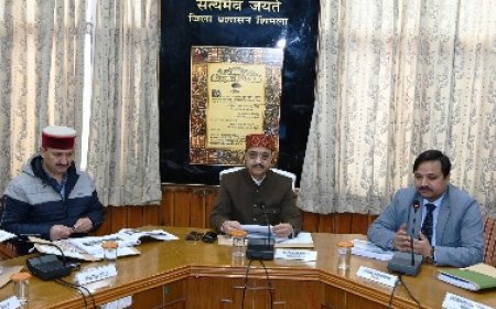 केंद्र सरकार की योजनाओं को जन-जन तक पहुंचाए विभाग : सुरेश कश्यप