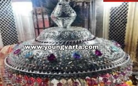 आस्था : मां चिंतपूर्णी के दरबार में पंजाब के श्रद्धालु ने चढ़ाया 1 . 440 किलोग्राम चांदी का छत्र