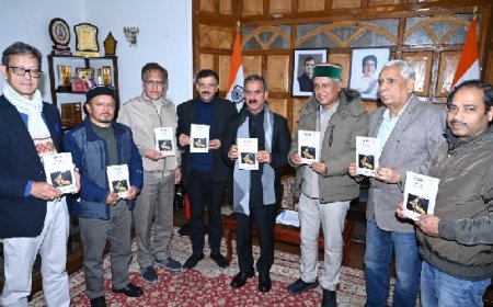 मुख्यमंत्री ने ‘रोहतांग आर-पार’ पुस्तक का किया विमोचन  