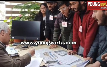 एसएफआई-एचपीयू ने यूनिवर्सिटी में बसों की कमी को लेकर वित्त अधिकारी से की मुलाकात 