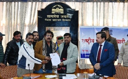 सफाई कर्मचारियों का हो कम से कम 10 लाख का जीवन बीमा : एम वेंकटेशन 