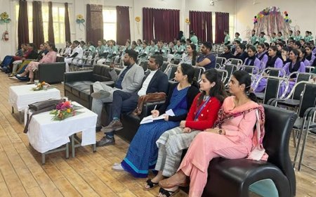 माता पद्मावती कॉलेज ऑफ नर्सिंग में दिल्ली से आई टीम द्वारा एक विशेष सेमिनार का आयोजन