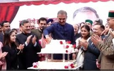 शिमला में CM सुखविंदर सिंह सुक्खू ने परिवार और समर्थकों के साथ मनाया जन्मदिन