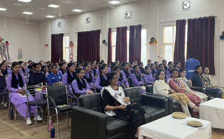 माता पद्मावती कॉलेज आफ नर्सिंग में फायर बिग्रेडील और अग्निशमन उपकरणों का दिया प्रशिक्षण