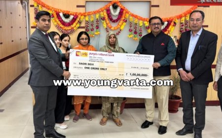 डीसी ने हवलदार जतिन्द्र सिंह के परिजनों को दिया बीमा राशि का एक करोड़ रुपए का चैक