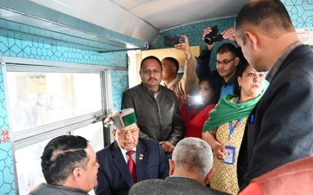 शिमला कालका हैरिटेज रेलवे ट्रैक पर निकली साहित्यकारों की टोली,गूंजा कविता पाठ और संगोष्ठियां