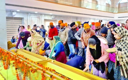 गुरुद्वारा पांवटा साहिब में धूमधाम से मनाया जा रहा बैसाखी का महापर्व,श्रद्धालुओं की उमड़ी भीड़