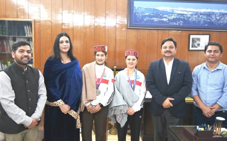 फर्स्ट थाईलैंड किक बाॅक्सिंग वर्ल्ड कप में चिढ़गांव की बेटियों ने झटके पदक , डीसी ने खिलाड़ियों को किया सम्मानित