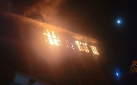 विकासनगर के निजी स्कूल में देर रात भीषण अग्निकांड,घटना में लाखों का नुकसान