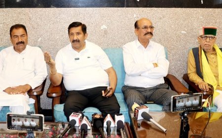 आतंकवाद पर राष्ट्रहित में उठाए हर निर्णय में कांग्रेस केंद्र सरकार के साथ : अग्निहोत्री