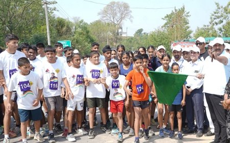 "नशा मुक्ति और सड़क सुरक्षा के लिए दौड़ा हरोली, उप मुख्यमंत्री ने  दिखाई हरी झंड़ी 