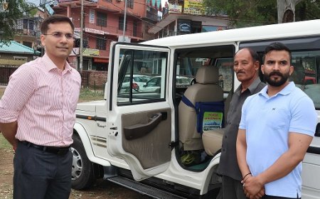 सार्वजनिक परिवहन व अन्य निर्धारित वाहनों में डस्टबिन रखना अनिवार्य : रोहित राठौर