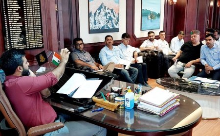 उपायुक्त के सड़क सुरक्षा नियमों को सख्ती से लागू करने के निर्देश