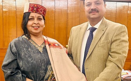 शत प्रतिशत परिणाम के लिए पीएम श्री जवाहर नवोदय विद्यालय ठियोग की सराहना,उपायुक् ने प्रधानाचार्य को किया सम्मानित
