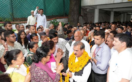 कंडाघाट क्षेत्र के विकास को लेकर मुख्यमंत्री सुखविंद्र सिंह सुक्खू से मिले ग्रामीण