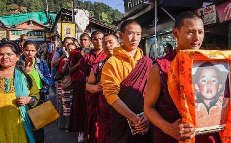 शिमला में चीन के खिलाफ तिब्बती समुदाय के लोगों का प्रदर्शन, पंचेंन लामा की रिहाई की मांग