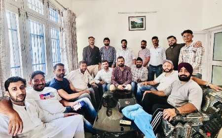 भाजपा युवा मोर्चा की बैठक पीडब्ल्यूडी विश्राम गृह में युवा मोर्चा अध्यक्ष चरणजीत सिंह चौधरी की अध्यक्षता में संपन्न