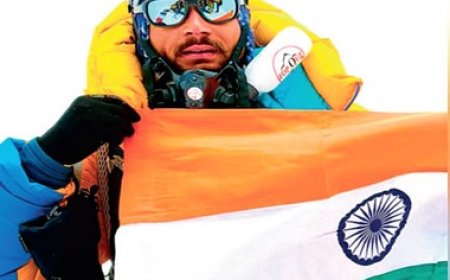 चुराह के हवलदार केवल कृष्ण ने माउंट कंचनजंगा की चोटी पर तिरंगा फहराकर रचा इतिहास