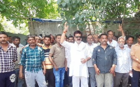 हरिद्वार स्मार्ट कॉरिडोर योजना में सम्मिलित किए जाने की मांग को लेकर लघु व्यापारी ने किया प्रदर्शन