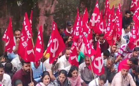 आपातकालीन सेवाओं में तैनात 108 और 102 एंबुलेंस कर्मी अपनी मांगों को लेकर  24 घंटों की हड़ताल पर 