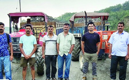 अवैध खनन में करते पकड़े छह ट्रैक्टर वन विभाग ने वसूला 1.27 लाख रूपये जुर्माना