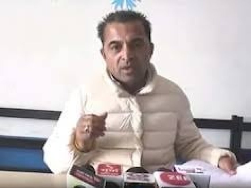 खैर काटन मामले की जांच को लेकर मीडिया से रूबरू हुए पर्यावरण विद् और समाजसेवी नाथूराम चौहान