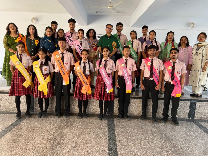 करियर एकेडमी सीनियर सेकेंडरी स्कूल में इन्वेस्टिचर सेरेमनी का भव्य आयोजन