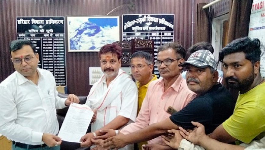 हरिद्वार स्मार्ट कॉरिडोर योजना में सम्मिलित किए जाने की मांग को लेकर लघु व्यापारियों ने निकाला पैदल मार्च  