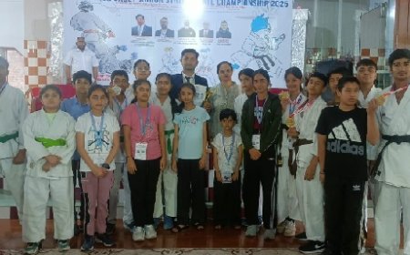 राज्य कराटे चैंपियनशिप में तेजस द रोज ऑर्किड कराटे एकेडमी ने मारी बाज़ी,11 पदक जीतकर रोशन किया जिले का नाम 