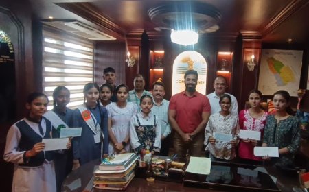 हिमाचल स्कूल शिक्षा बोर्ड परीक्षाओं में अव्वल रहे मेधावी विद्यार्थियों को मिला सम्मान , डीसी ने किया पुरस्कृत