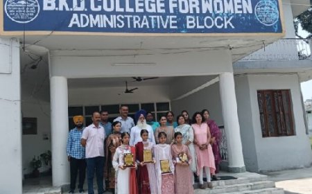 बीकेडी कॉलेज फॉर वीमेन की B.Com तृतीय वर्ष की दो छात्राओं ने पूरे प्रदेश में टॉप 10 में बनाई जगह  