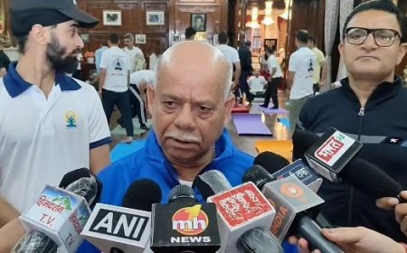 शिमला में अंतर्राष्ट्रीय योग दिवस पर राज्यपाल ने छात्रों व स्टाफ के साथ किया योग