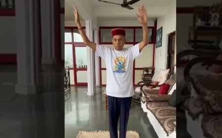 विश्व योग दिवस पर प्रो. प्रेम कुमार धूमल ने किया योग, बताया जीवन में इसका महत्व