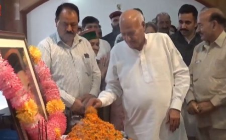 प्रदेश के छह बार के मुख्यमंत्री रहे स्वर्गीय वीरभद्र सिंह की जयंती पर कांग्रेस नेताओं ने श्रद्धांजलि की अर्पित