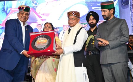 शूलिनी मेले की अन्तिम सांस्कृतिक संध्या में पहुंचे राज्यपाल शिव प्रताप शुक्ल 