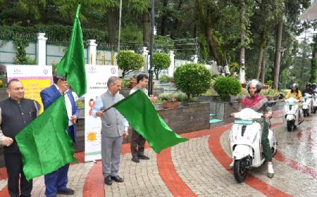 सीएम ने HIV,STI, टीबी और हेपेटाइटिस संबंधी स्वास्थ्य सेवाओं के लिए 12 ई-स्कूटरों को झंडी दिखाकर किया रवाना 