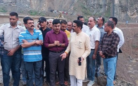 विधायक ने पाड़छू पुल का किया निरीक्षण, नियंत्रित ढंग से जल निकासी का कार्य जारी