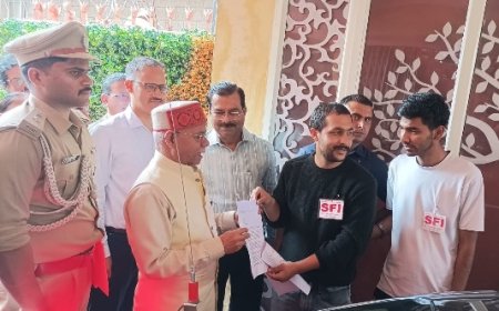 प्रदेश विश्वविद्यालय में छात्रों की मांगों को लेकर एसएफआई ने राज्यपाल को सौंपा ज्ञापन 