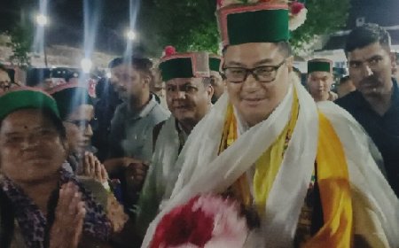 किन्नौर के ऐतिहासिक गांव कल्पा सर्किट हाउस पहुंचने पर जिला प्रशासन ने किया भव्य स्वागत 