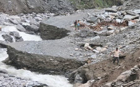 बादल फटने से आई बाढ़ में धर्मशाला और कुल्लू में छह लोग अभी भी लापता,खड्ड में एक शव बरामद