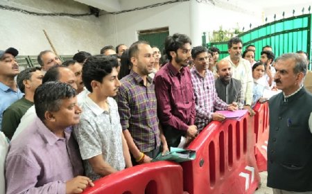 NEET परीक्षा में डोमिसाइल नियमों में बदलाव से प्रभावित छात्रों के समर्थन में सीएम से मिला अभिभावकों का प्रतिनिधिमंडल  