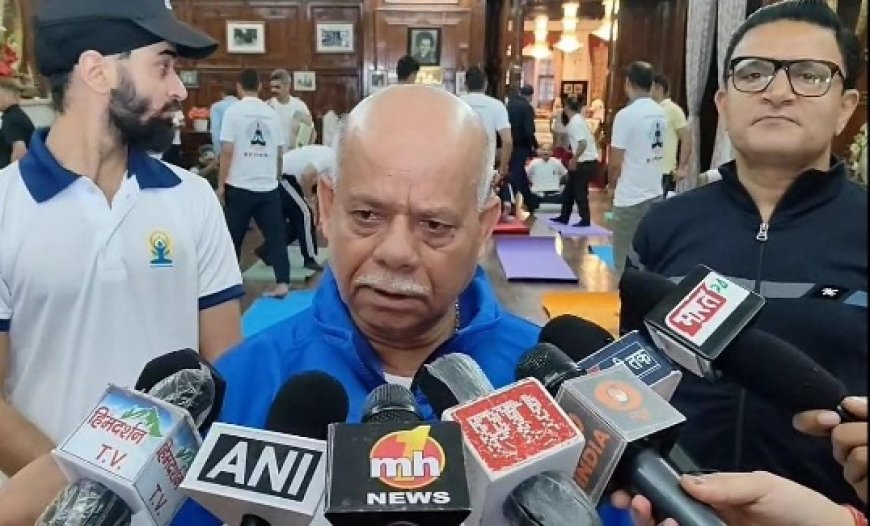 शिमला में अंतर्राष्ट्रीय योग दिवस पर राज्यपाल ने छात्रों व स्टाफ के साथ किया योग
