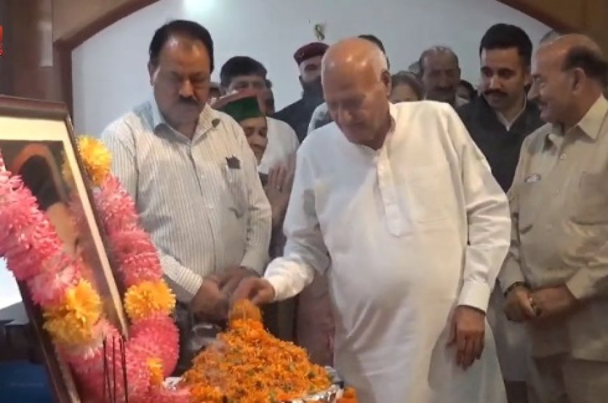प्रदेश के छह बार के मुख्यमंत्री रहे स्वर्गीय वीरभद्र सिंह की जयंती पर कांग्रेस नेताओं ने श्रद्धांजलि की अर्पित