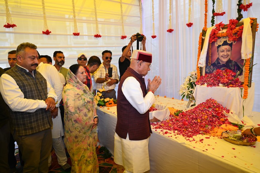 राज्यपाल शिव प्रताप शुक्ल ने पूर्व मुख्यमंत्री वीरभद्र सिंह को दी श्रद्धांजलि