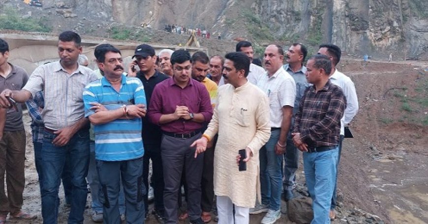 विधायक ने पाड़छू पुल का किया निरीक्षण, नियंत्रित ढंग से जल निकासी का कार्य जारी