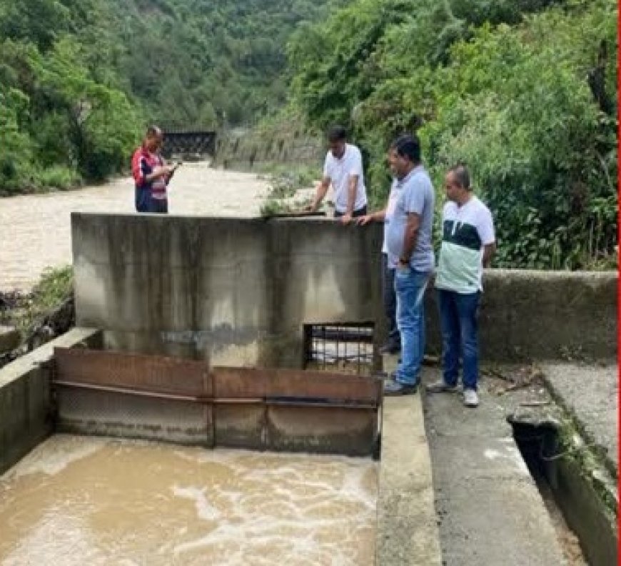 शिमला में भारी बारिश और बाढ़ के कारण पेयजल परियोजनाओं की सप्लाई बंद 