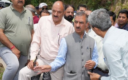 मुख्यमंत्री ने हमीरपुर में निर्माणाधीन बस अड्डे का किया औचक निरीक्षण  