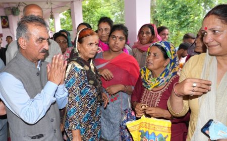 मुख्यमंत्री ने धर्मपुर में आपदा प्रभावित परिवारों से मुलाकात कर पूर्ण सहायता का दिया आश्वासन