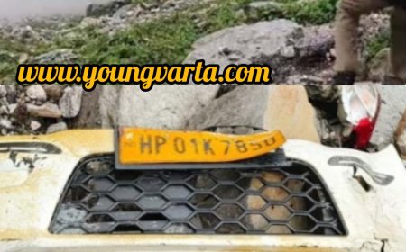 रोहतांग मार्ग पर गहरी खाई में गिरी कार, चार लोगों की मौत , एक घायल